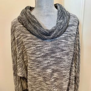 Calvin Klein Women’s Sweater Size Large